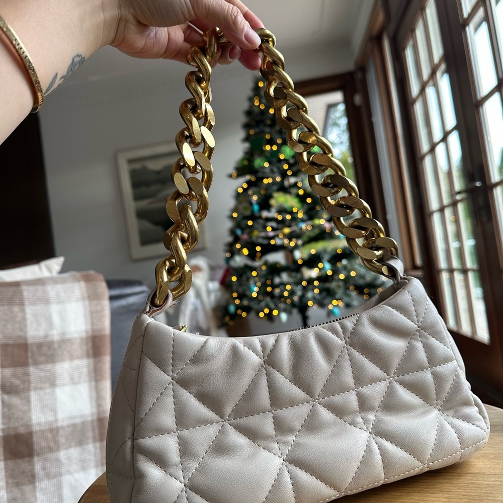 Mango- Elegant Cream Quilted Handbag with Gold Chain